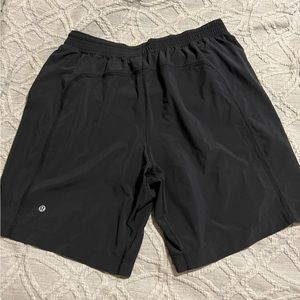 Lululemon Mens black shorts size large lined